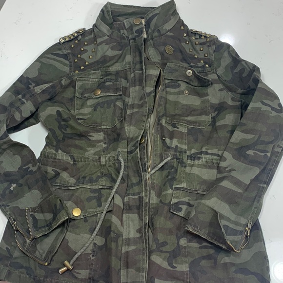 Zenana Outfitters Camo Jacket - Picture 2 of 5